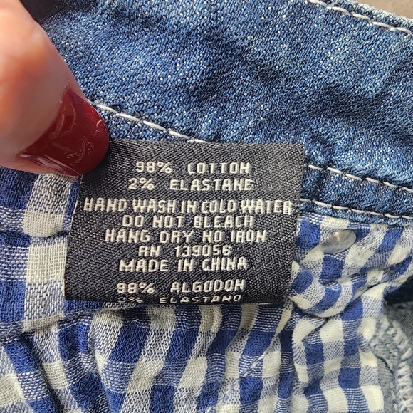 NWOT Grace Women's Blue Denim Shorts - Picture 3 of 5